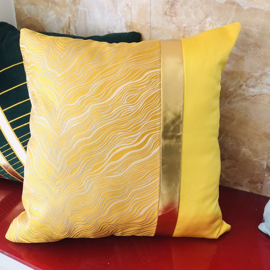 Light luxury bronzing pillowcase